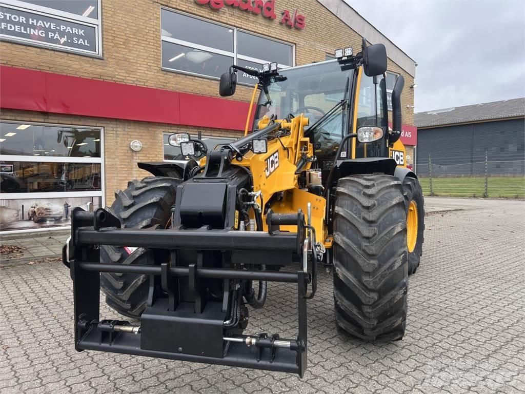 JCB TM320 Kolesni nakladalci