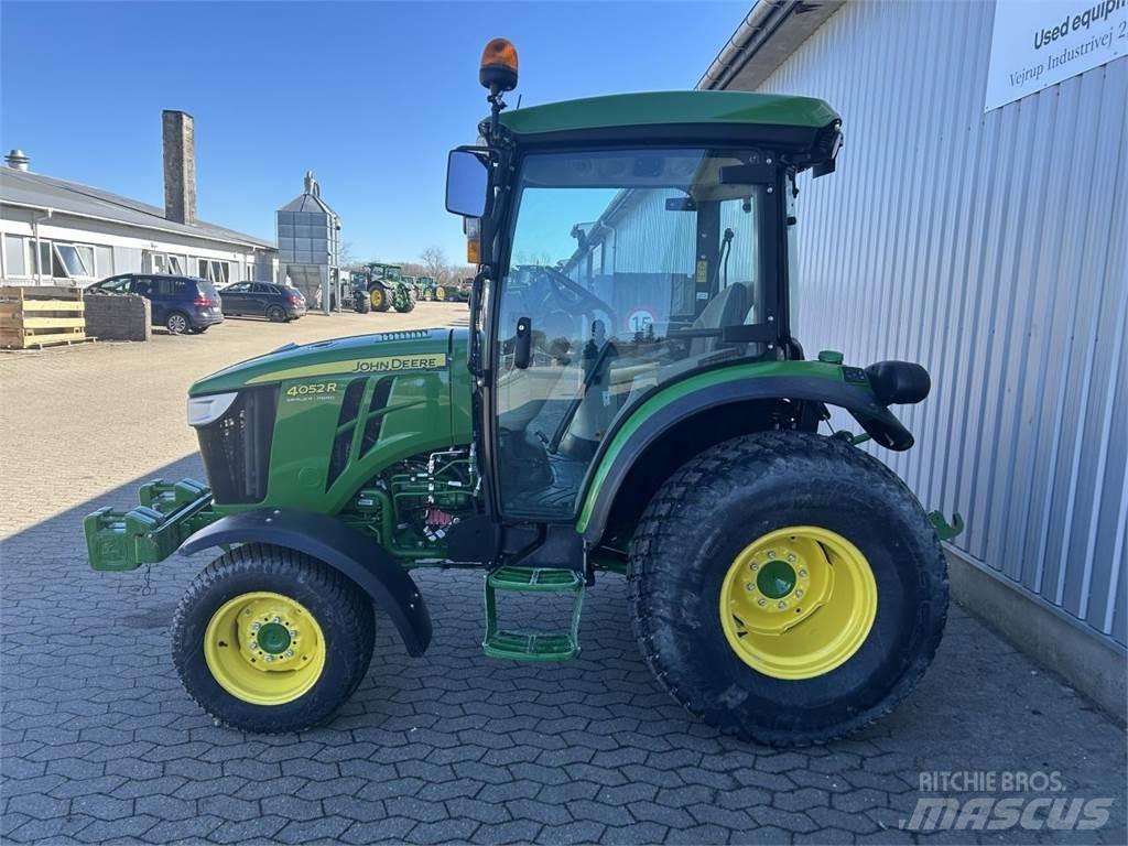 John Deere 4052R Manjši traktorji