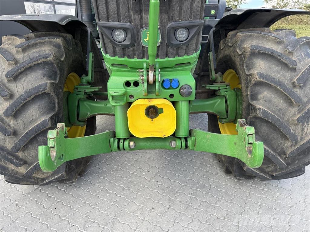 John Deere 6210R Traktorji