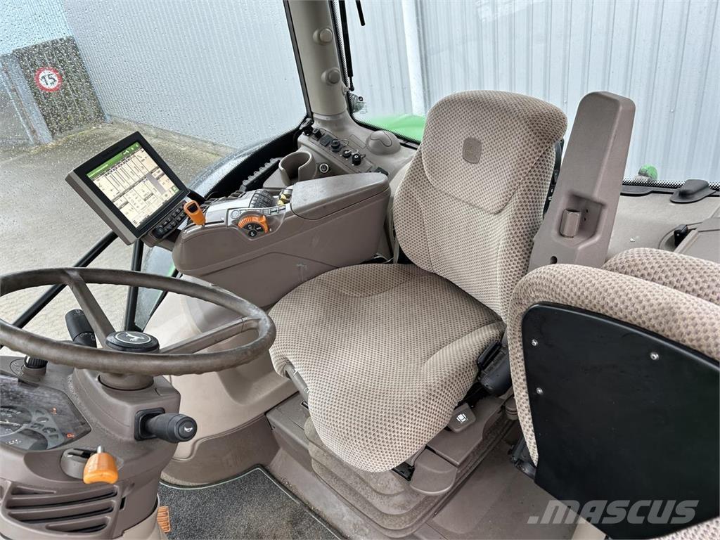 John Deere 6215R Traktorji