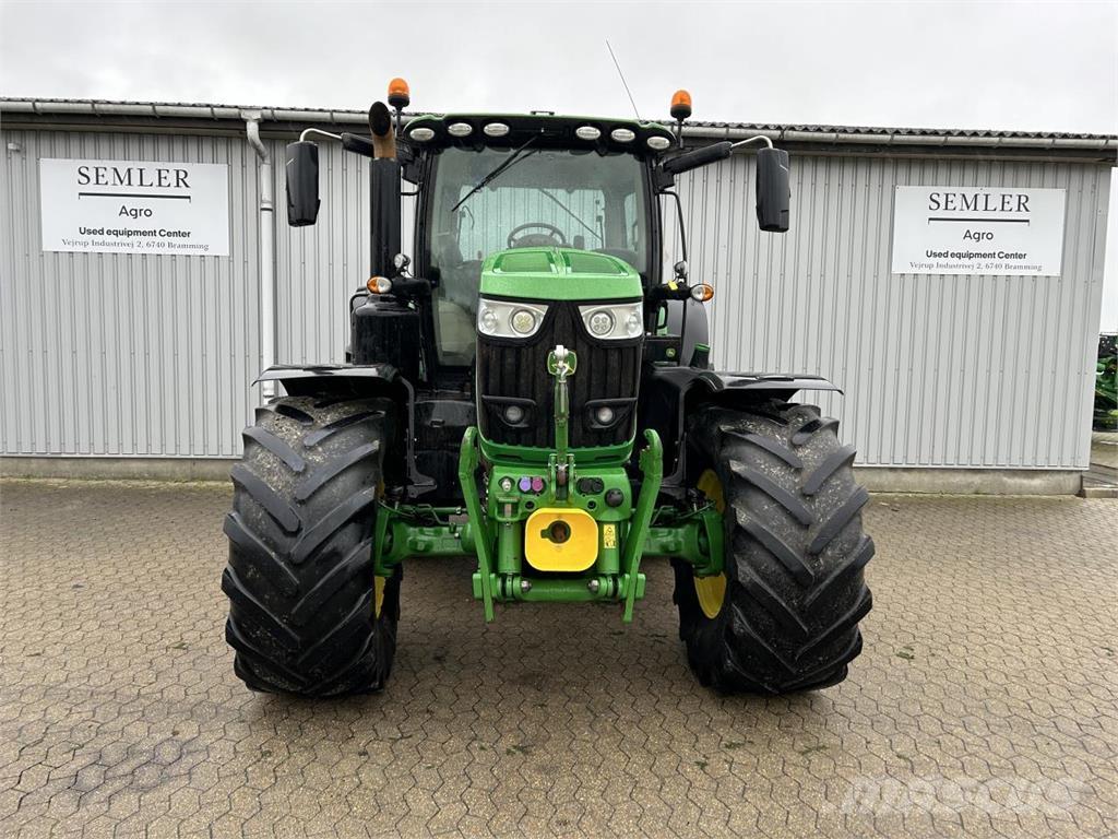 John Deere 6215R Traktorji