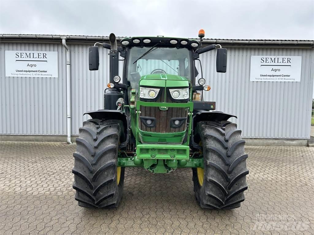 John Deere 6215R Traktorji