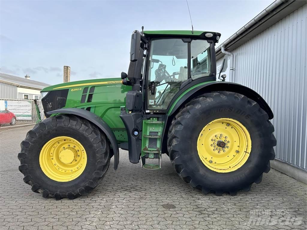 John Deere 6250R Traktorji