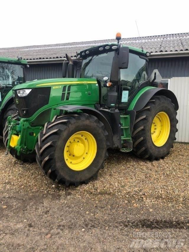 John Deere 6250R Traktorji