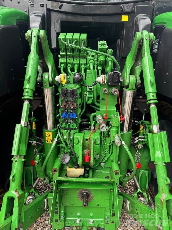 John Deere 6250R Traktorji