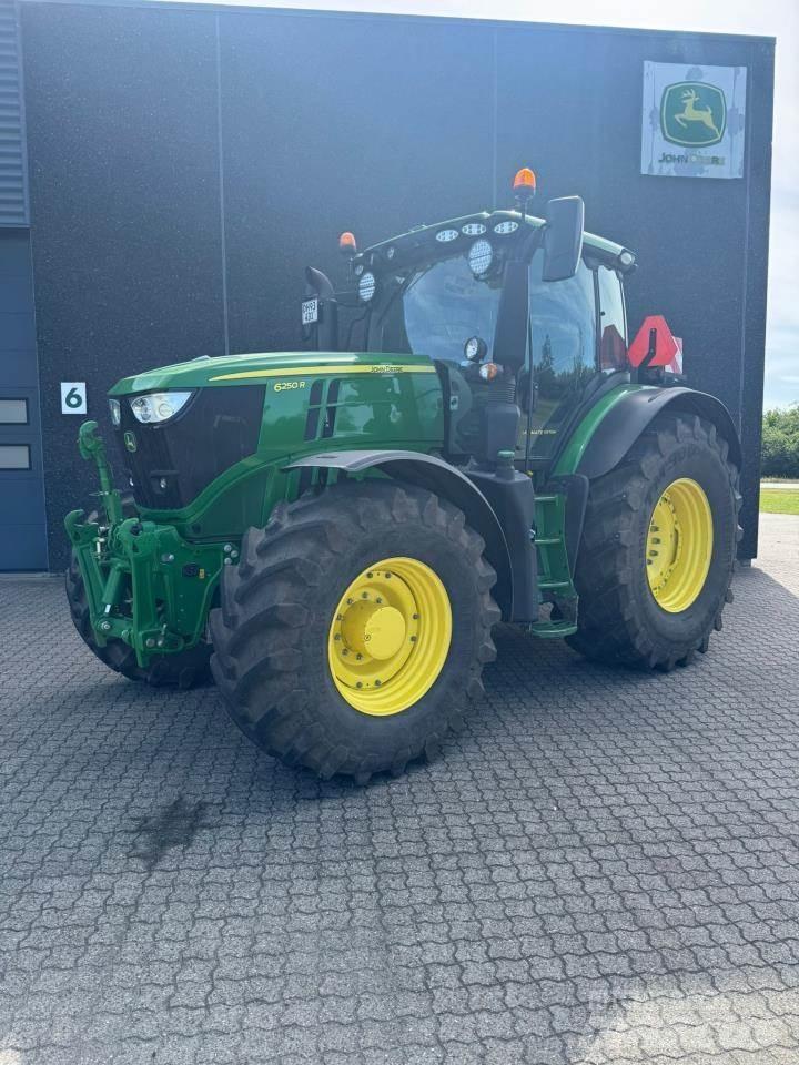 John Deere 6250R Traktorji