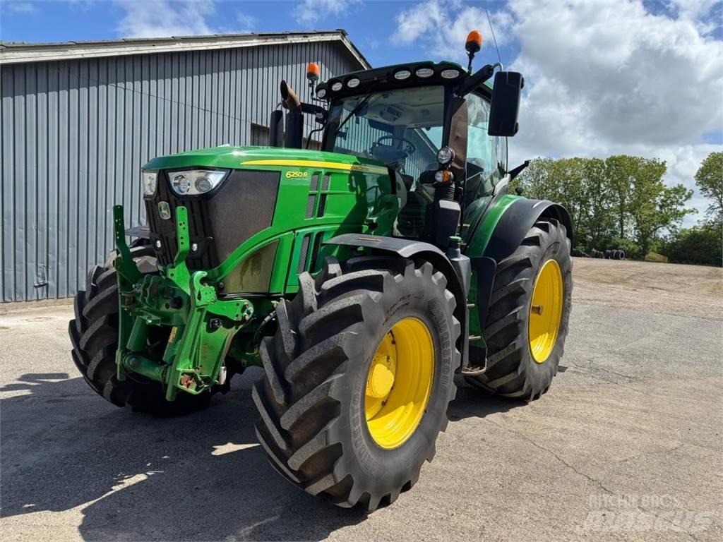 John Deere 6250R Traktorji