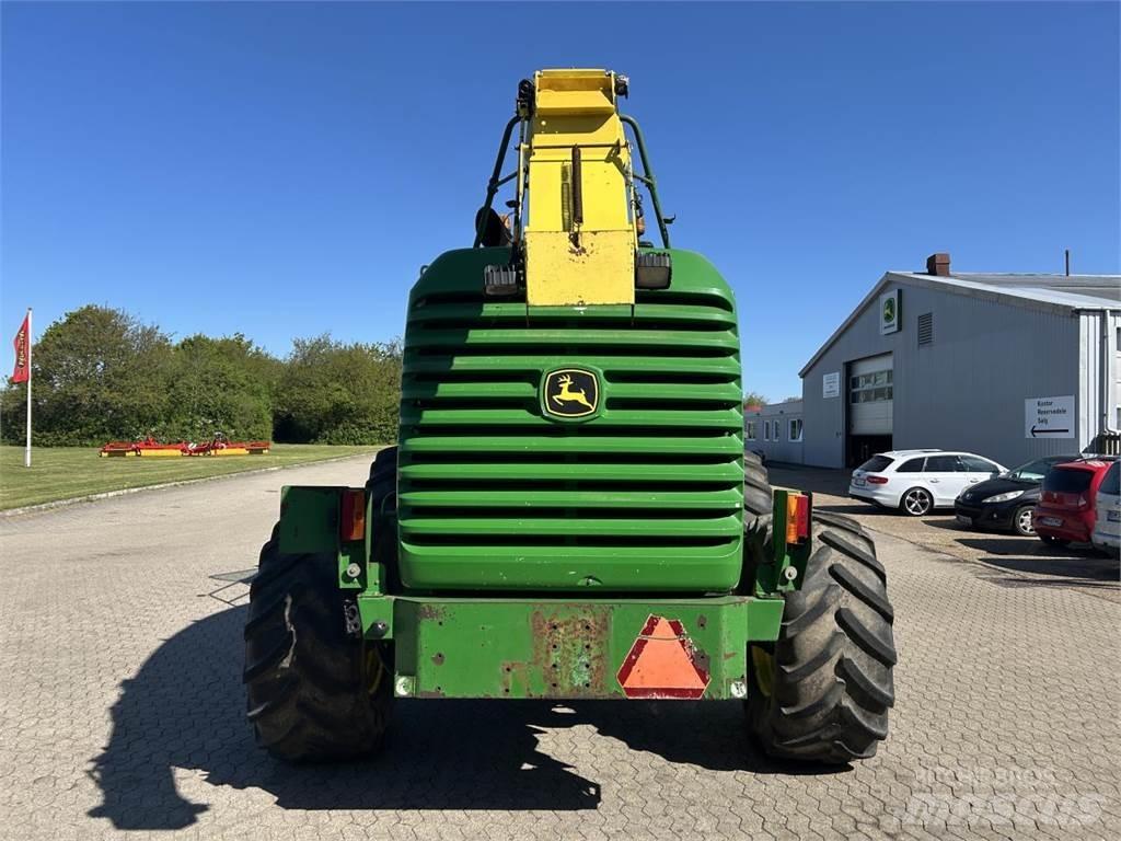 John Deere 7400 Kombajni za krmo