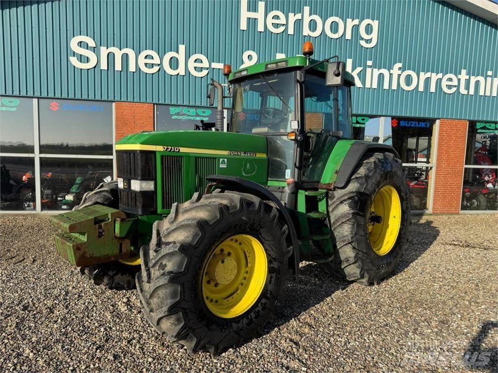 John Deere 7710 Traktorji