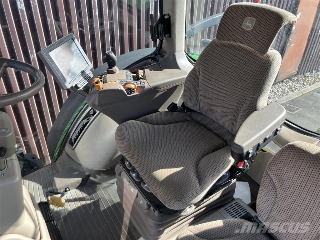 John Deere 8320R Traktorji