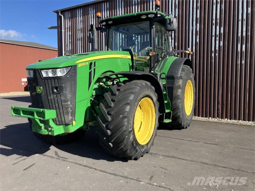 John Deere 8320R Traktorji