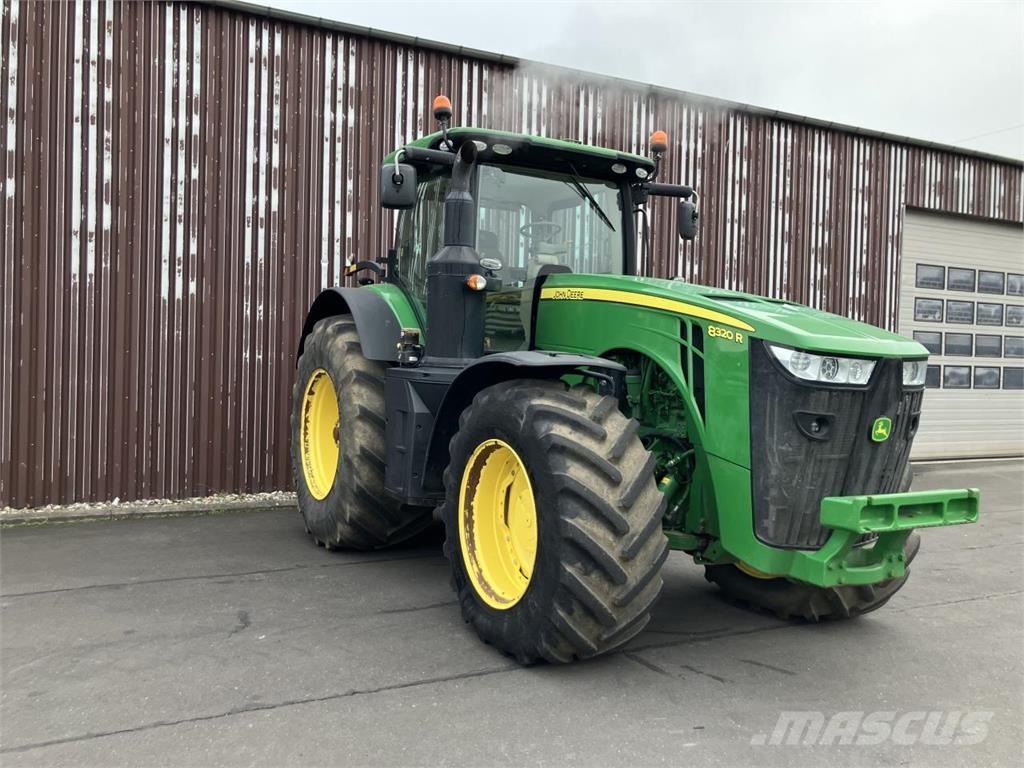 John Deere 8320R Traktorji