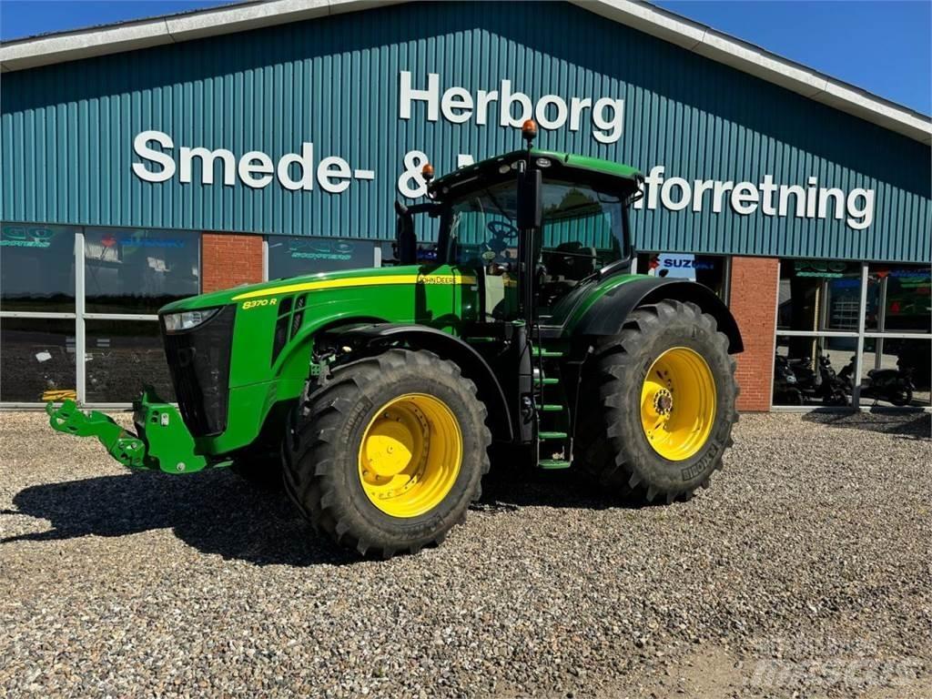John Deere 8370R Traktorji