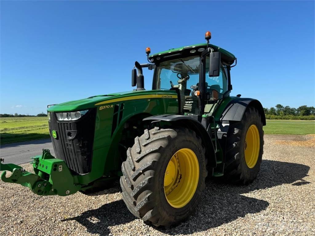John Deere 8370R Traktorji