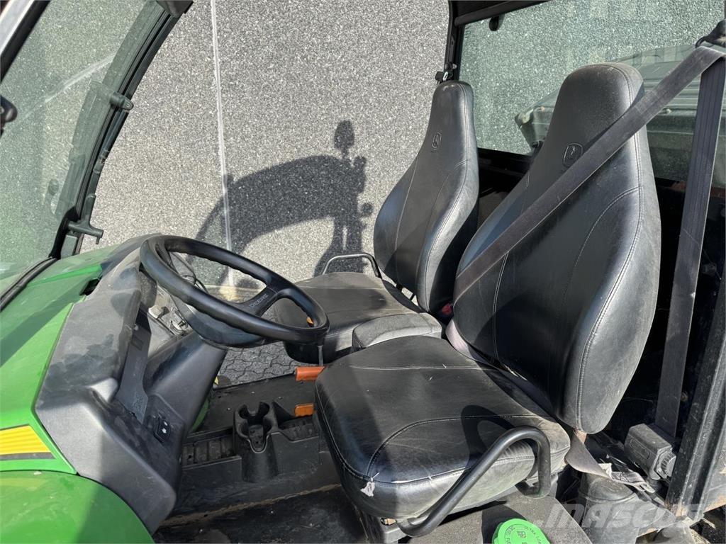 John Deere 855D UTV-ji