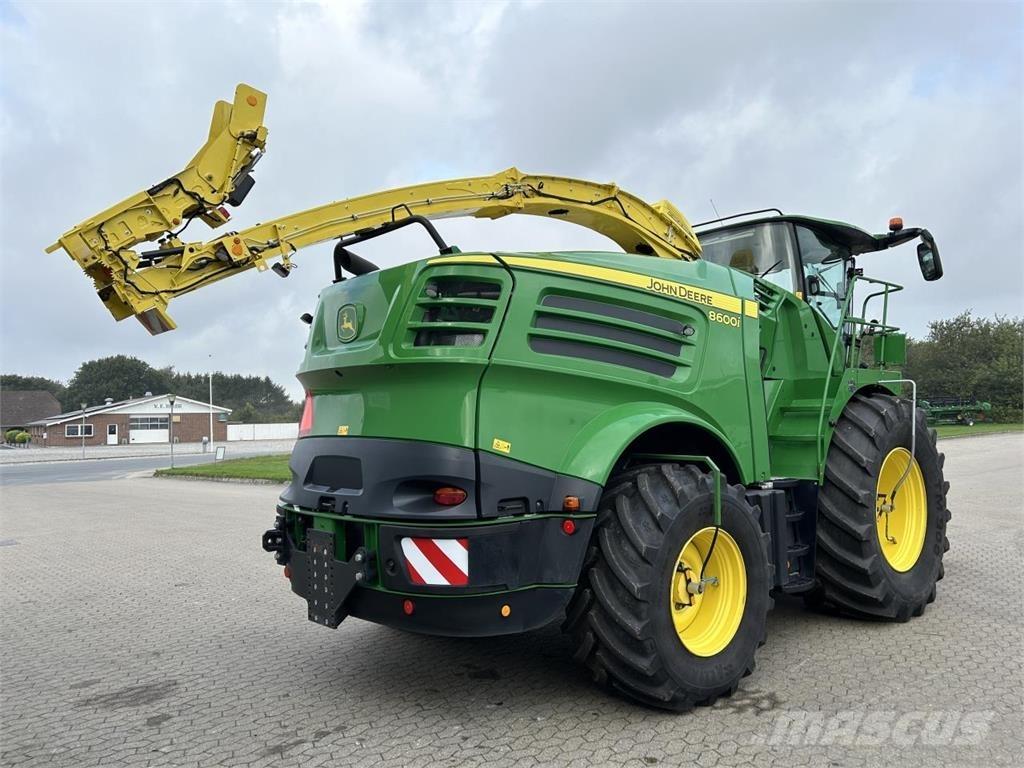 John Deere 8600I Kombajni za krmo