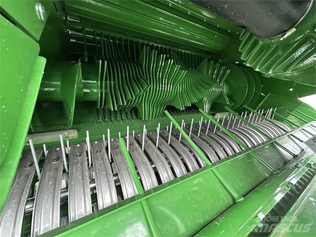 John Deere C441R Balirke (okrogle bale)