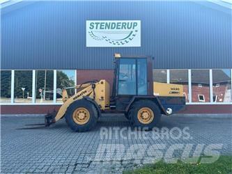 Komatsu WA90 Kolesni nakladalci