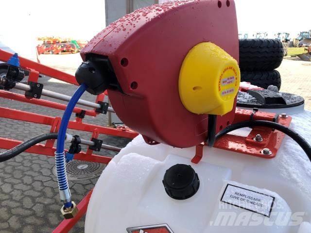 Kuhn P300 Nega okolice - drugo