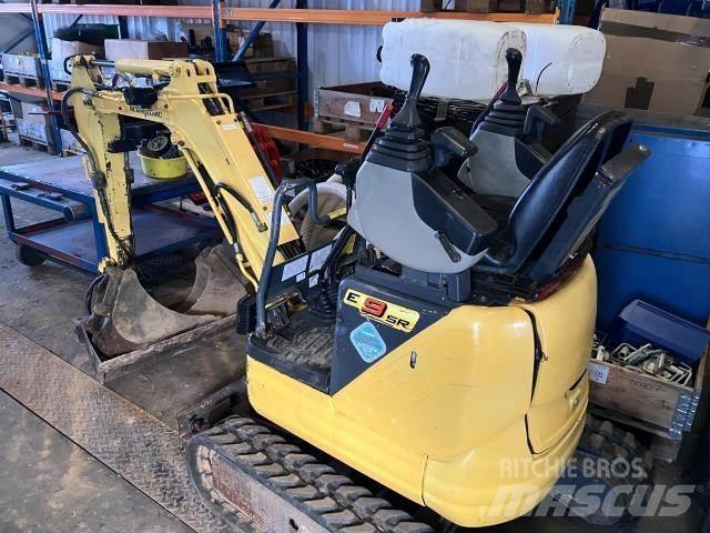 New Holland E09SR Mini bagri <7t