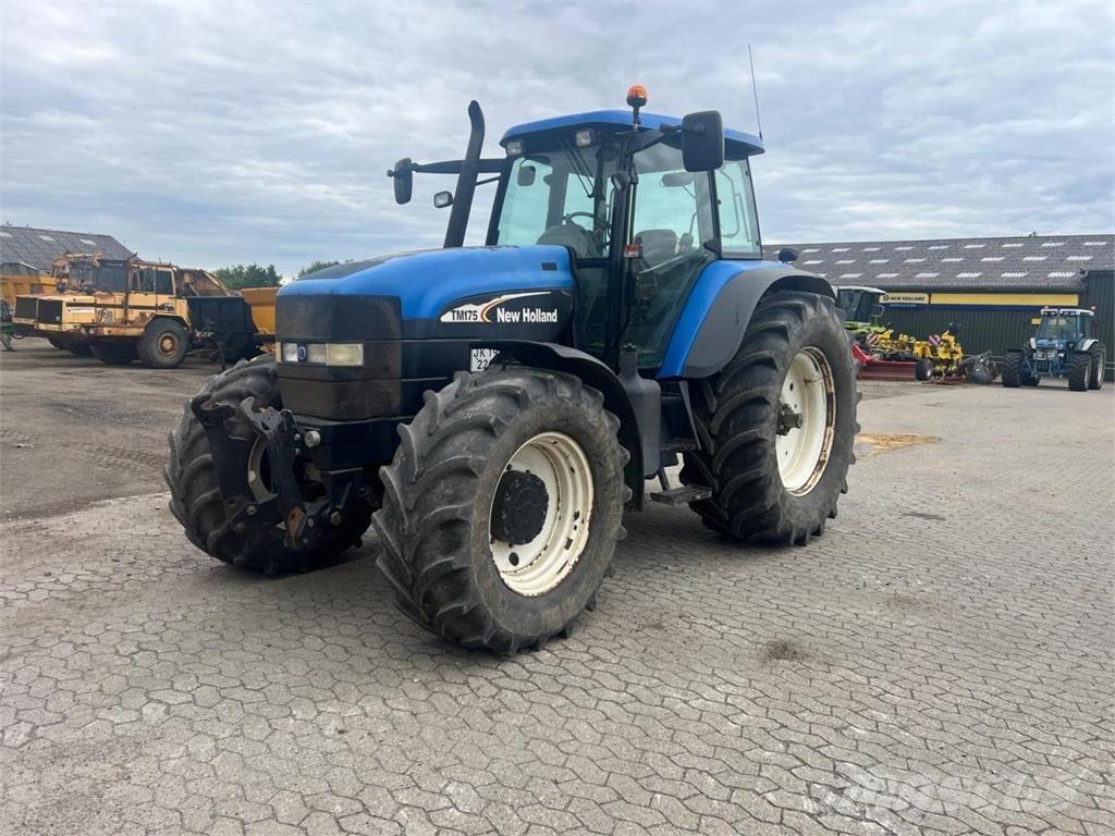 New Holland TM 175 Traktorji