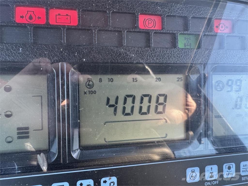 New Holland TM155 Traktorji