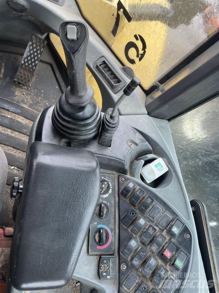 New Holland W190B Kolesni nakladalci