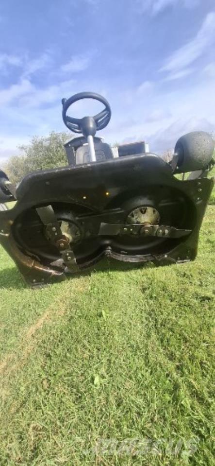 Stiga 320 Manjši traktorji