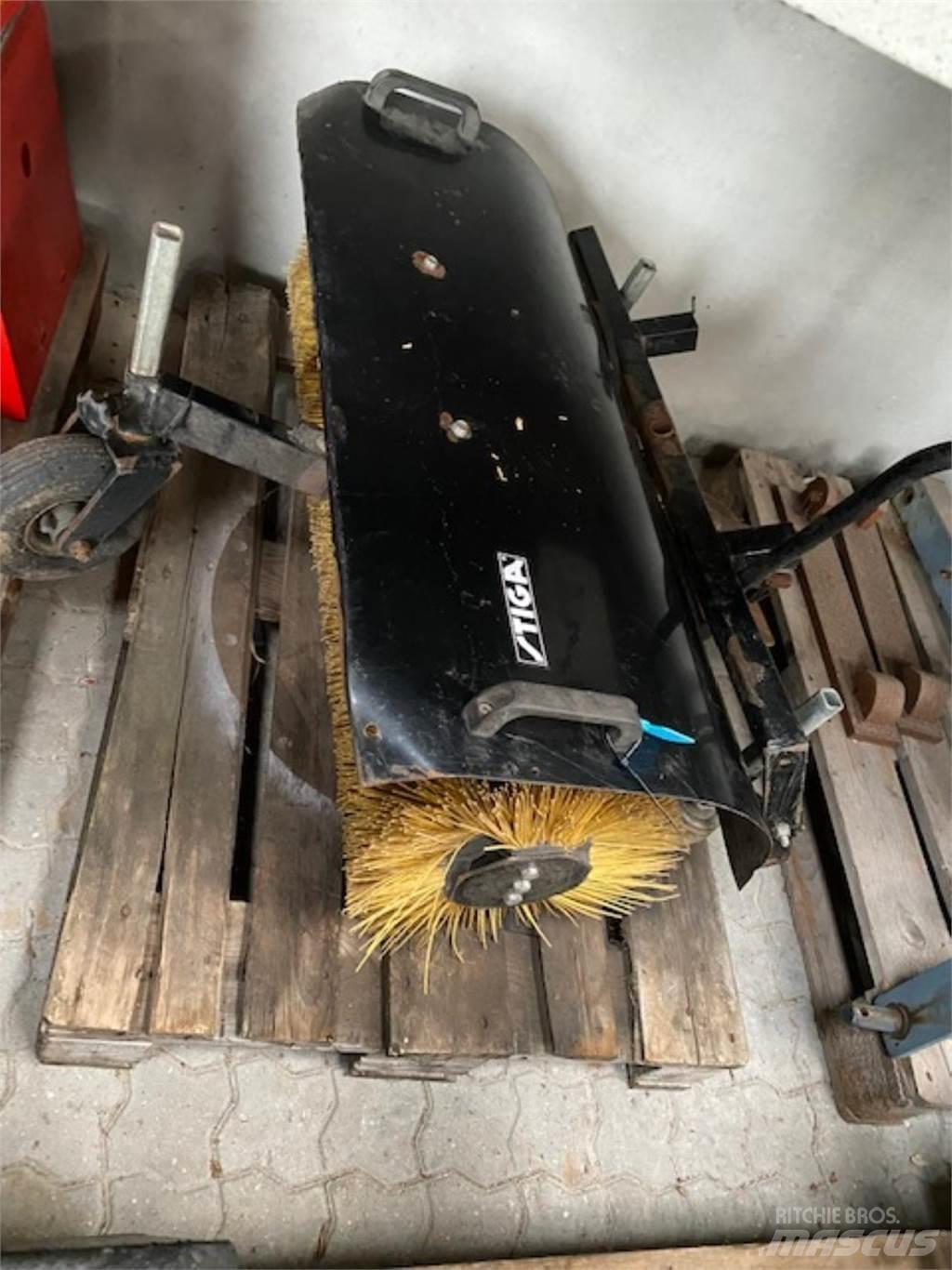 Stiga KOST 85CM Manjši traktorji