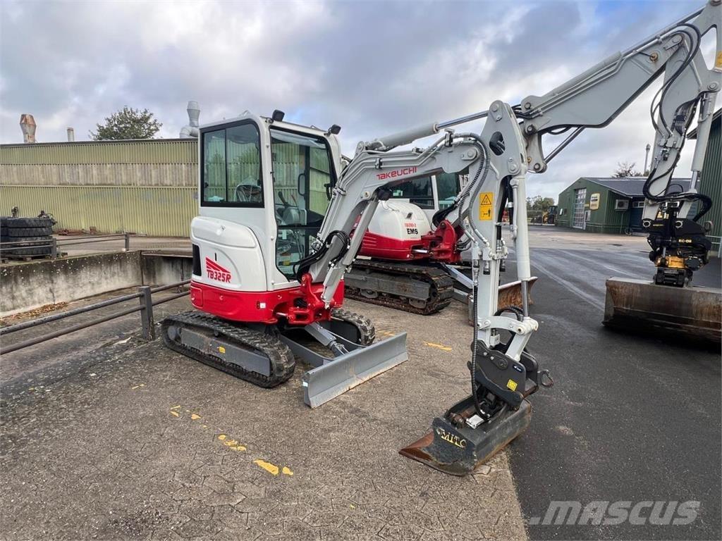 Takeuchi TB325R Mini bagri <7t