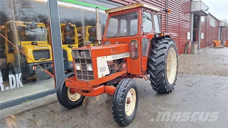 Case IH 824 Traktorji