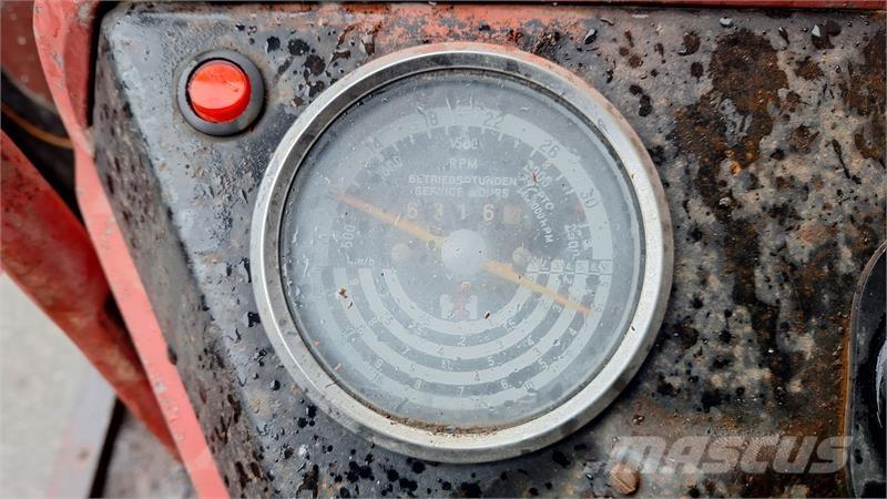 Case IH 824 Traktorji