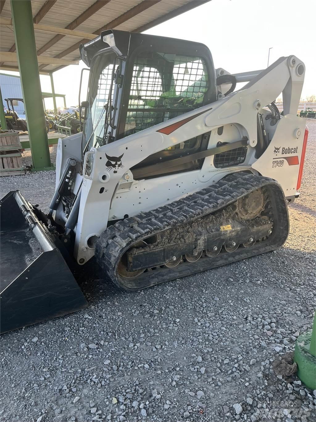 Bobcat T740 Mini nakladalci