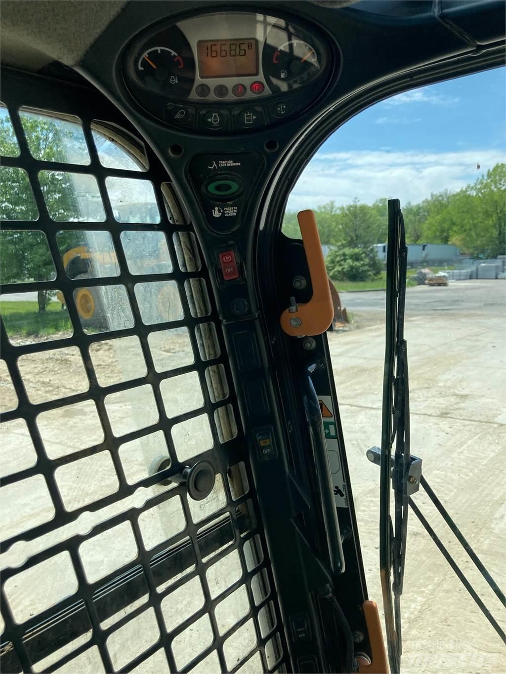 Bobcat T740 Mini nakladalci