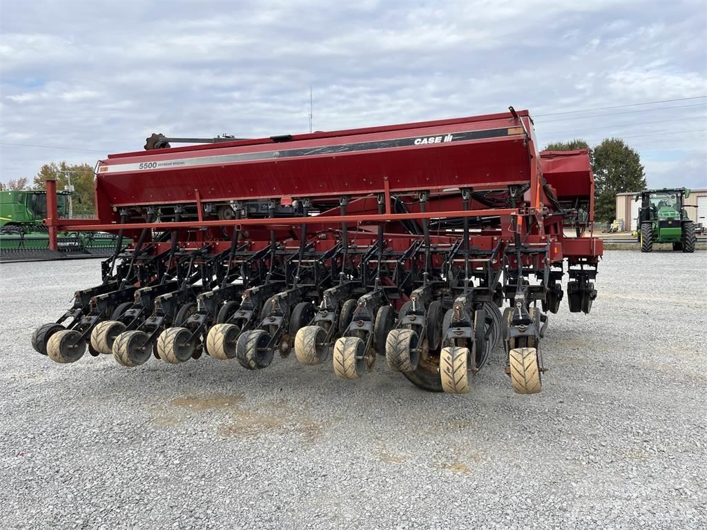 Case IH 5500 Sejalnice