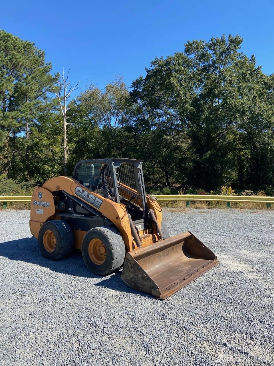 CASE SV250 Skid steer mini nakladalci