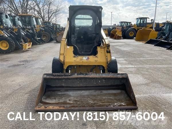 CAT 262D3 Skid steer mini nakladalci