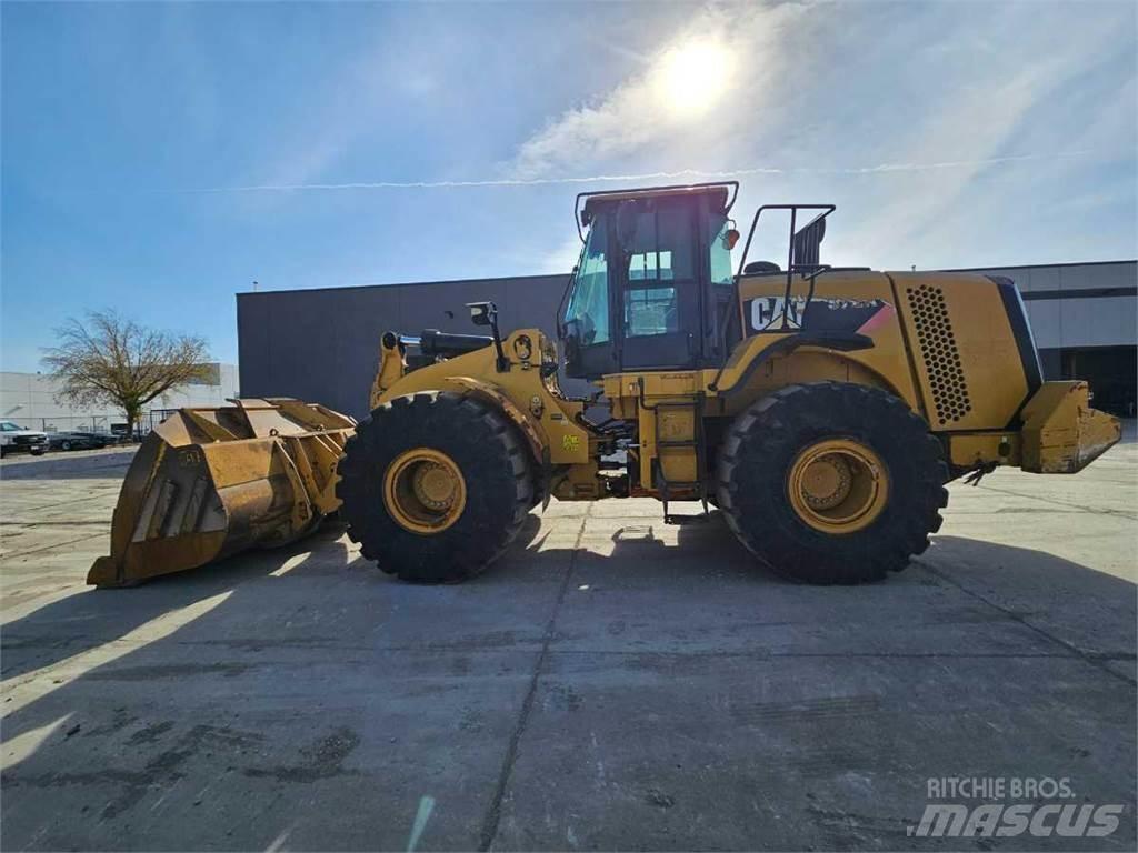 CAT 972K Kolesni nakladalci