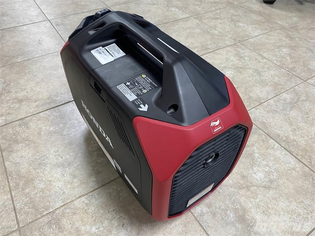 Honda EU3200I Svetlobni stolpi