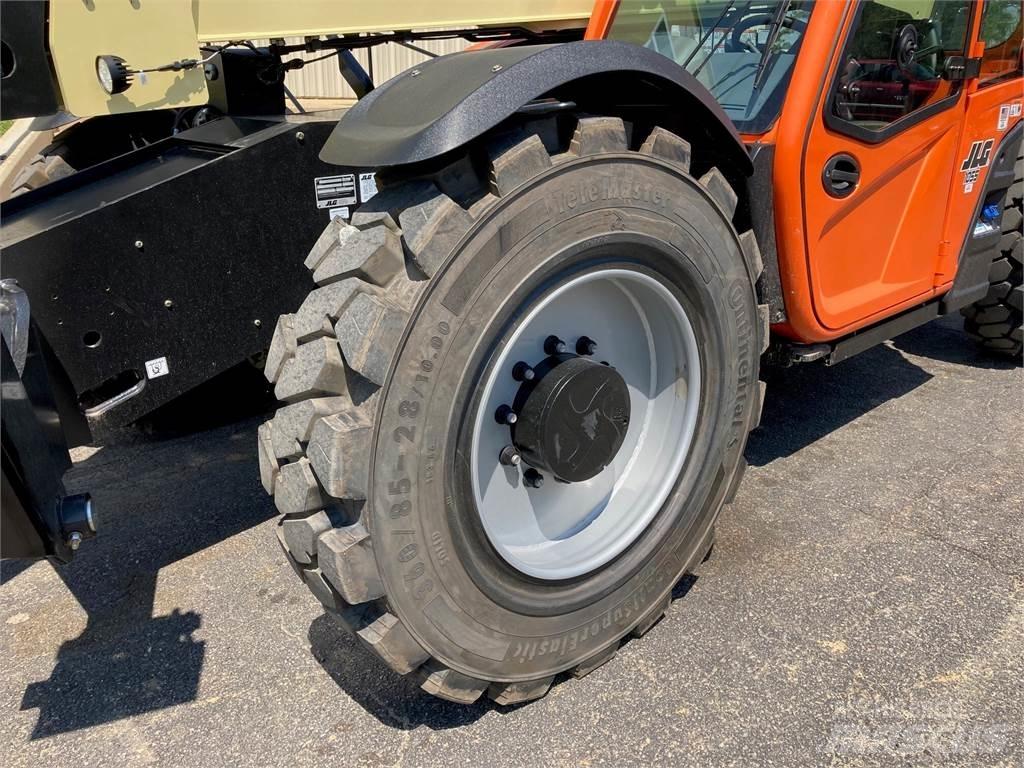 JLG 1055 Teleskopski viličarji