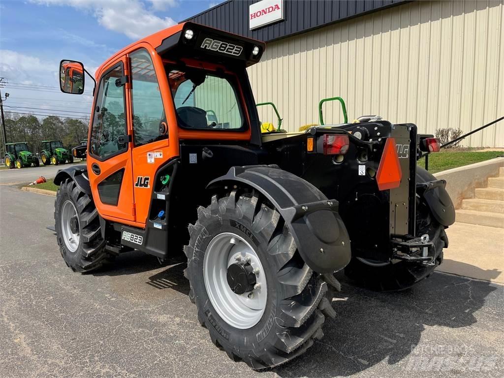 JLG 823 Teleskopski viličarji