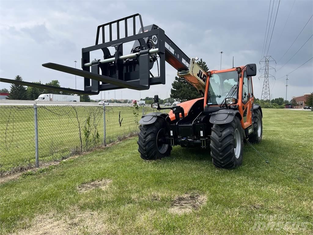 JLG AG823 Teleskopski viličarji