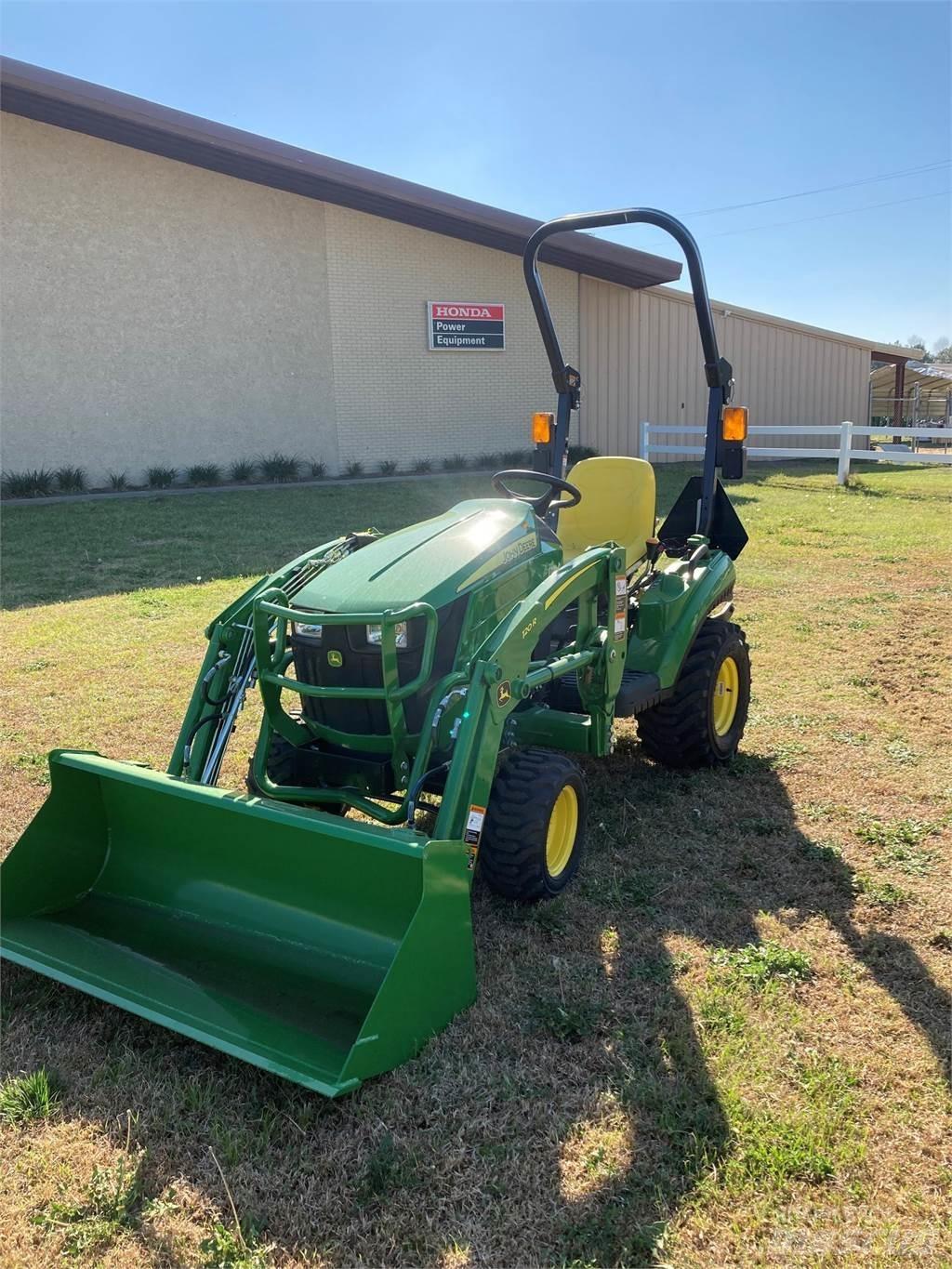 John Deere 1023E Manjši traktorji