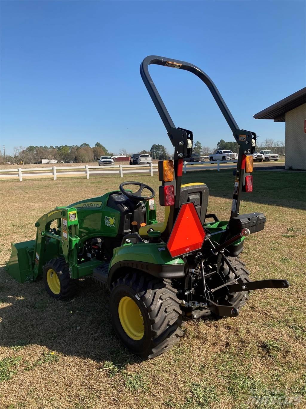John Deere 1023E Manjši traktorji