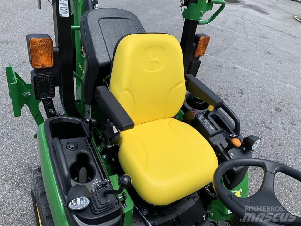 John Deere 2025R Manjši traktorji