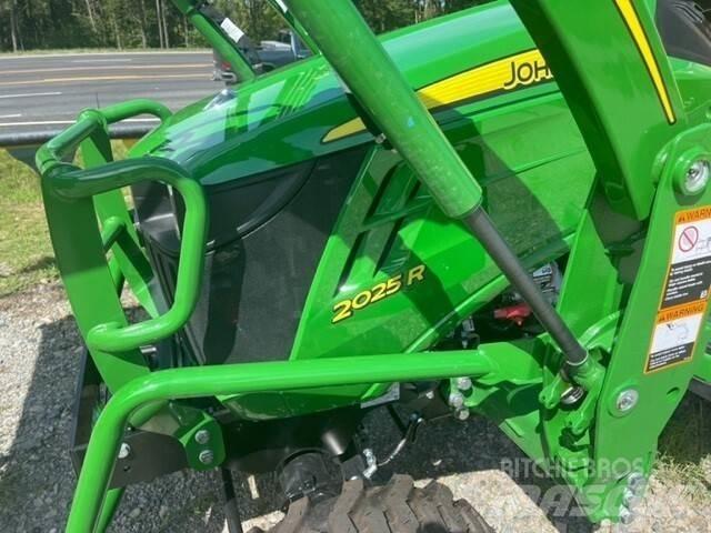 John Deere 2025R Manjši traktorji