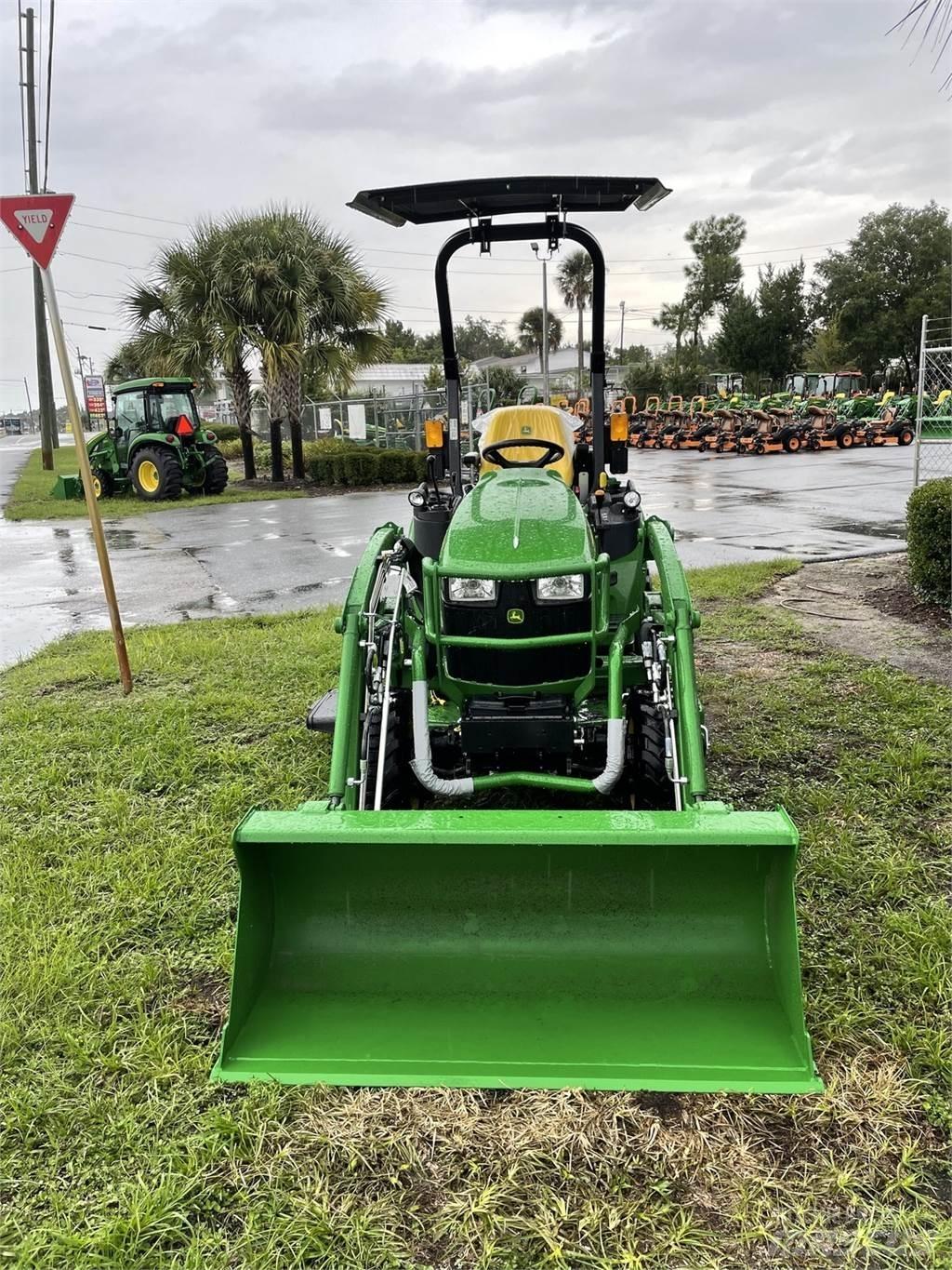 John Deere 2025R Manjši traktorji