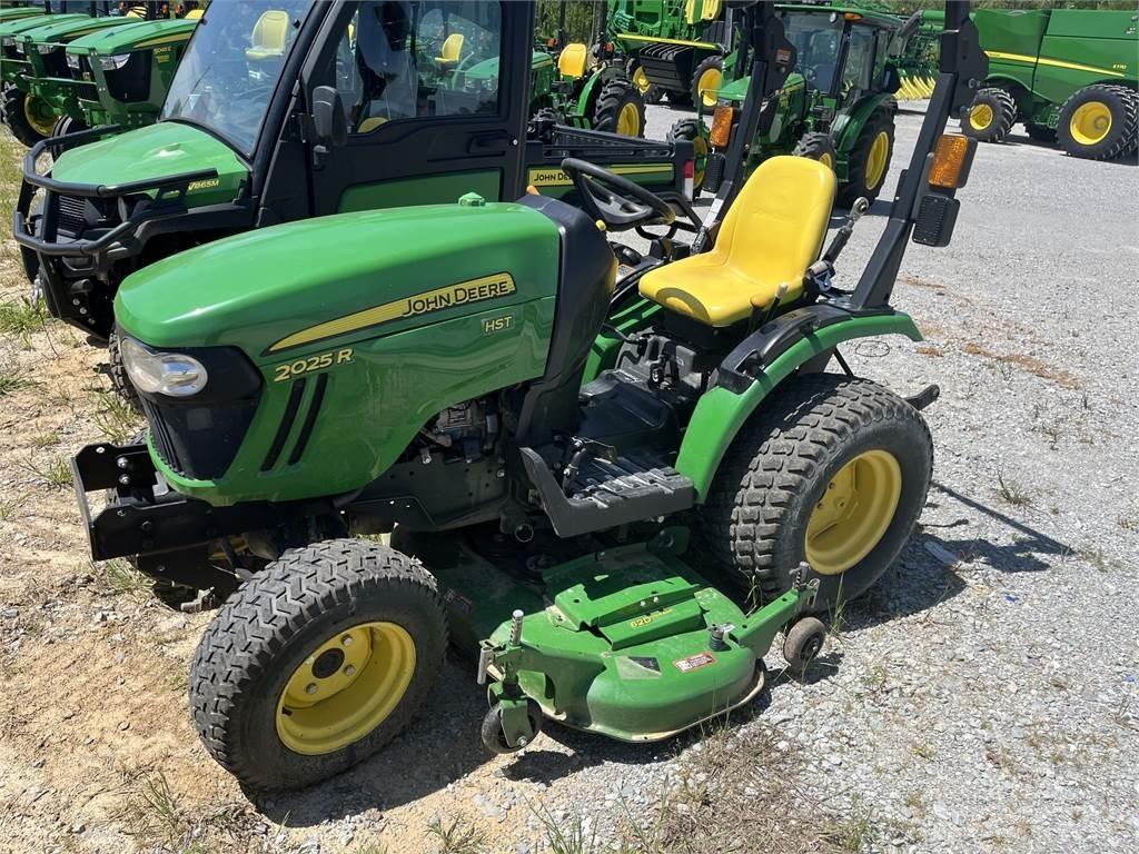John Deere 2025R Manjši traktorji