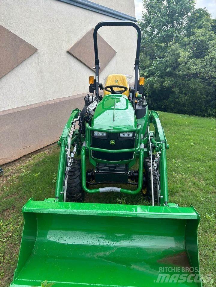 John Deere 2025R Manjši traktorji