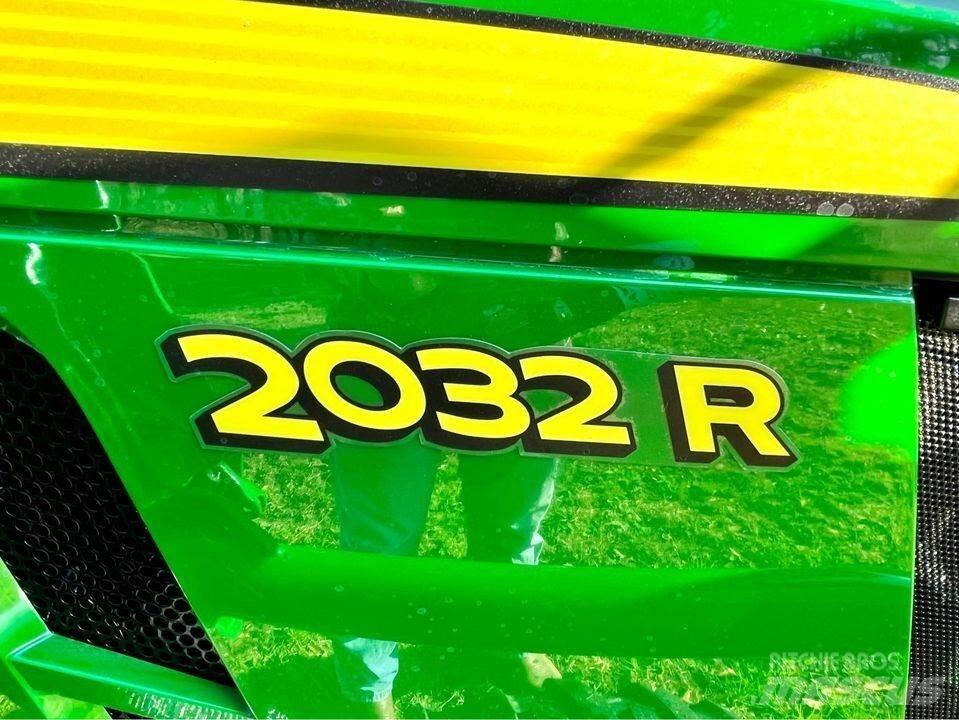 John Deere 2032R Manjši traktorji